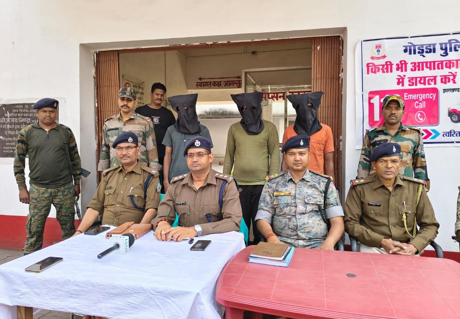गोड्डा: ललमटिया पुलिस को मिली बड़ी सफलता, झारखंड–बिहार टोटो चोरी गिरोह का भंडाफोड़; तीन अभियुक्त गिरफ्तार, न्यायिक हिरासत में भेजे गए