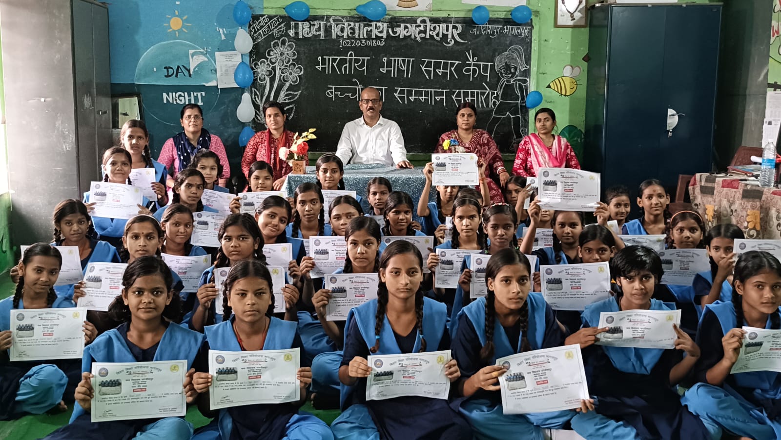 बच्चों के सम्मान के साथ समर कैंप का समापन, अभिभावकों ने बांटे प्रमाणपत्र
