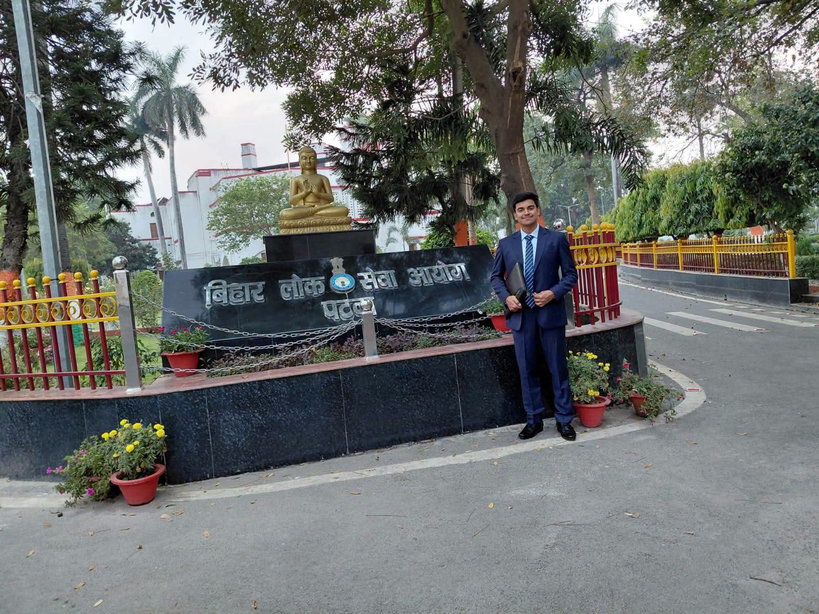 प्रथम प्रयास में BPSC परीक्षा पास कर मयंक बने राजस्व पदाधिकारी, भागलपुर का बढ़ाया मान